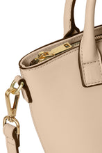 Load image into Gallery viewer, Sorrento Clamshell - Beige