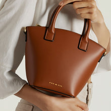 Load image into Gallery viewer, Sorrento Clamshell - Brown