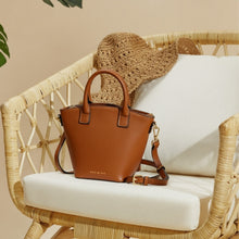 Load image into Gallery viewer, Sorrento Clamshell - Brown