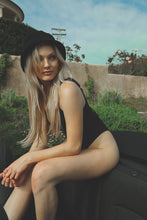 Load image into Gallery viewer, Alexa 1pc - Black
