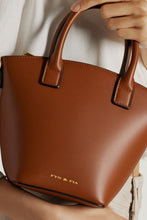 Load image into Gallery viewer, Sorrento Clamshell - Brown

