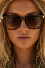 Load image into Gallery viewer, Siena Sunglasses
