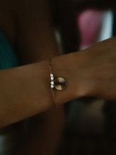 Load image into Gallery viewer, Grace Pearl Bracelet
